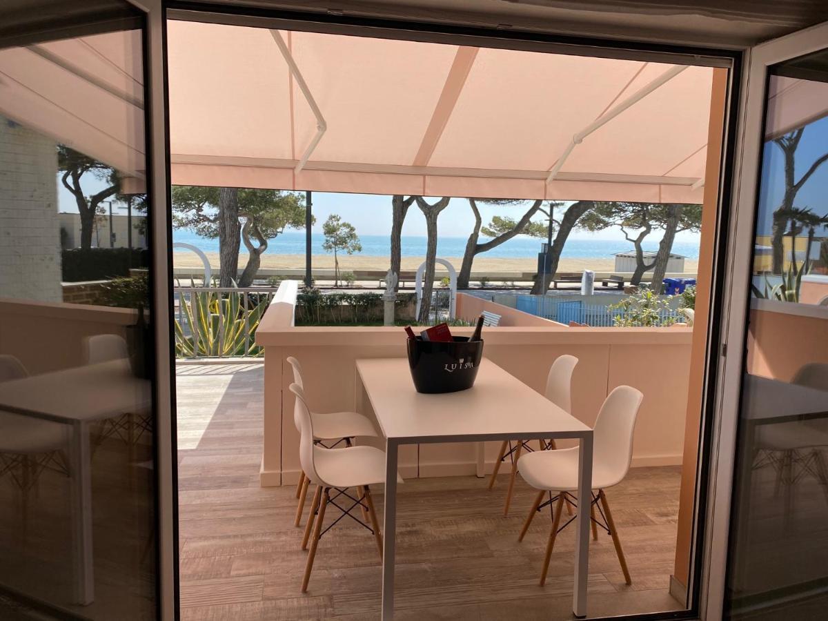Appartamento Fronte Mare Villa Lory ลินญาโน ซับเบียโดโร ภายนอก รูปภาพ