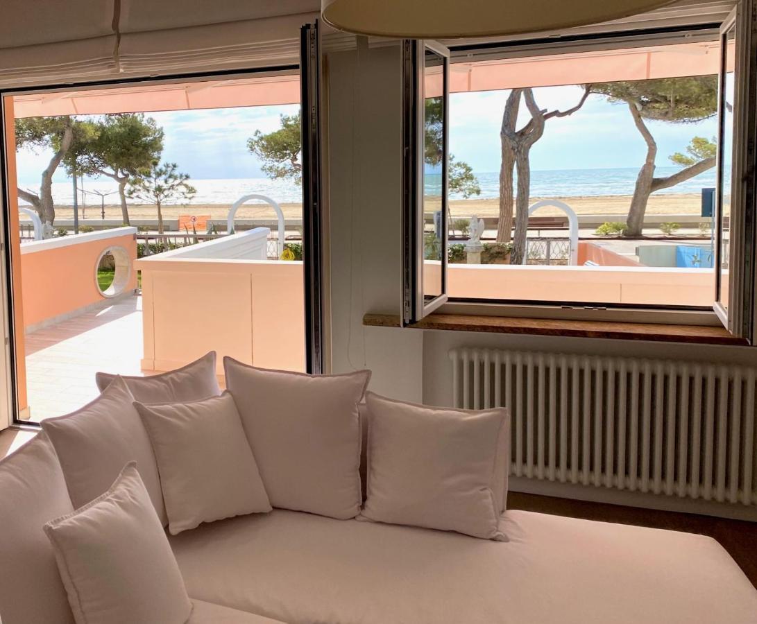 Appartamento Fronte Mare Villa Lory ลินญาโน ซับเบียโดโร ภายนอก รูปภาพ