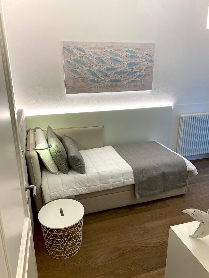 Appartamento Fronte Mare Villa Lory ลินญาโน ซับเบียโดโร ภายนอก รูปภาพ