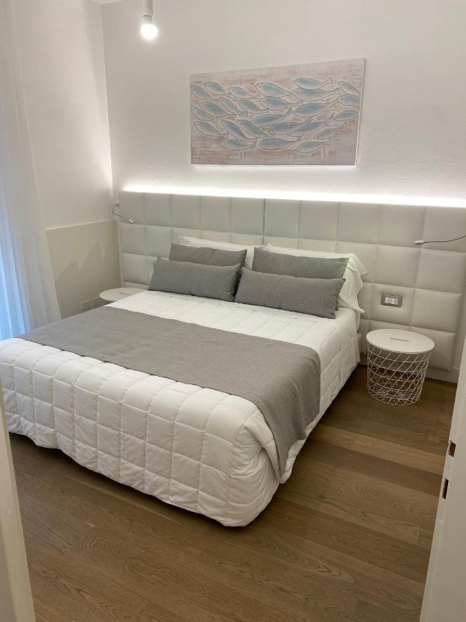 Appartamento Fronte Mare Villa Lory ลินญาโน ซับเบียโดโร ภายนอก รูปภาพ