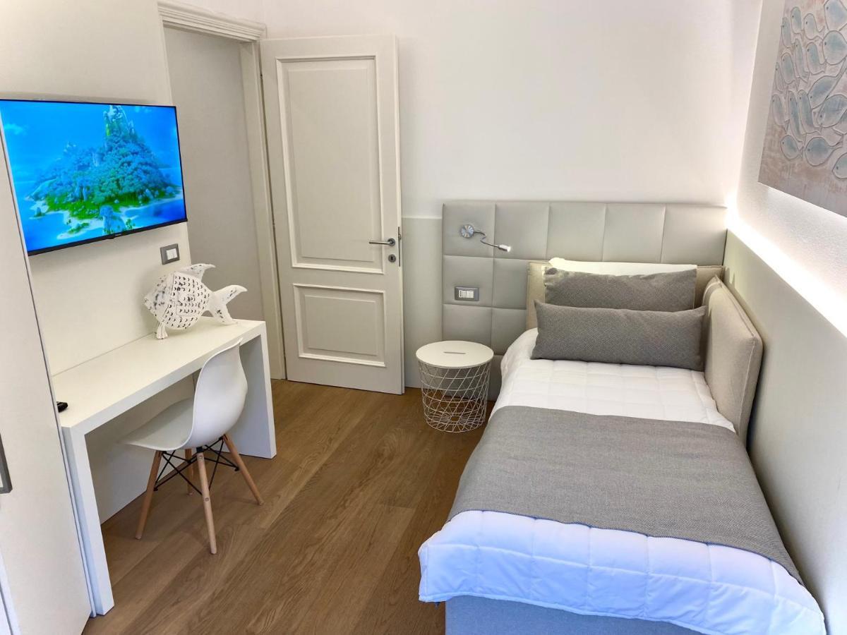 Appartamento Fronte Mare Villa Lory ลินญาโน ซับเบียโดโร ภายนอก รูปภาพ