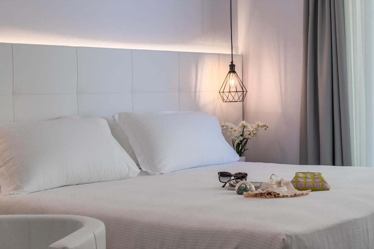 Appartamento Fronte Mare Villa Lory ลินญาโน ซับเบียโดโร ภายนอก รูปภาพ