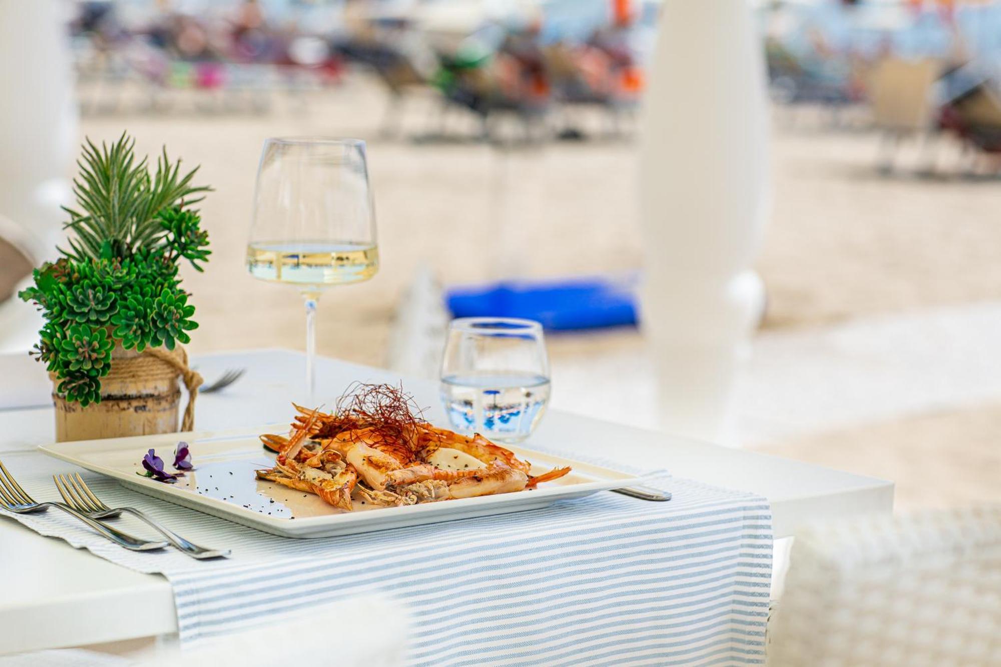 Appartamento Fronte Mare Villa Lory ลินญาโน ซับเบียโดโร ภายนอก รูปภาพ